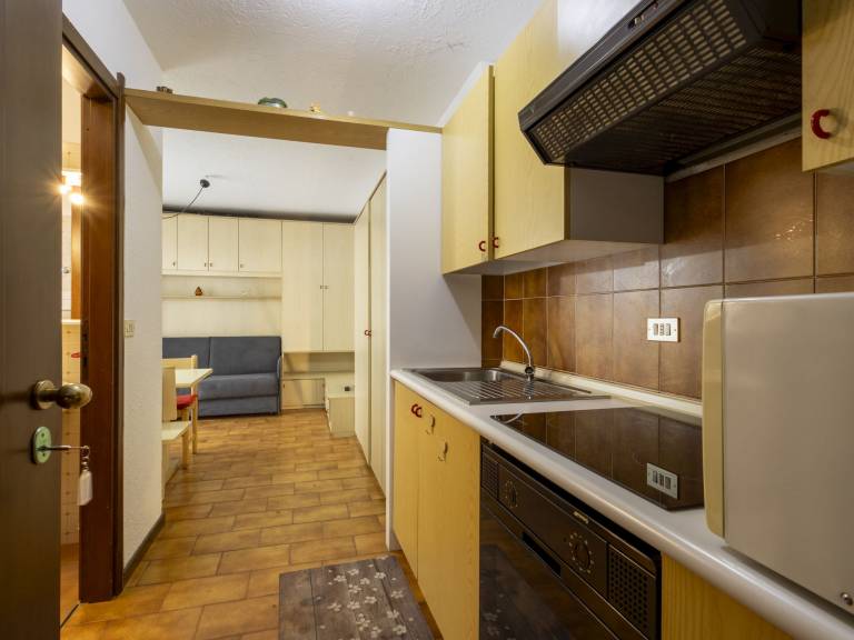 Apartment with garden & patio — photo 3