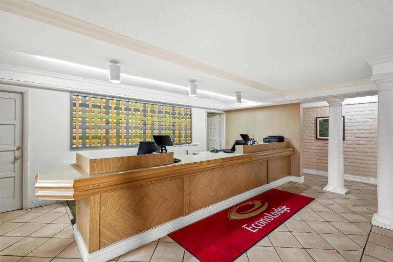 Econo Lodge Augusta North - Washington Road — photo 4