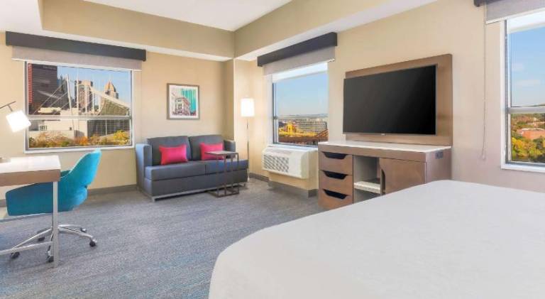 Hampton Inn & Suites Pittsburgh-Downtown — photo 2