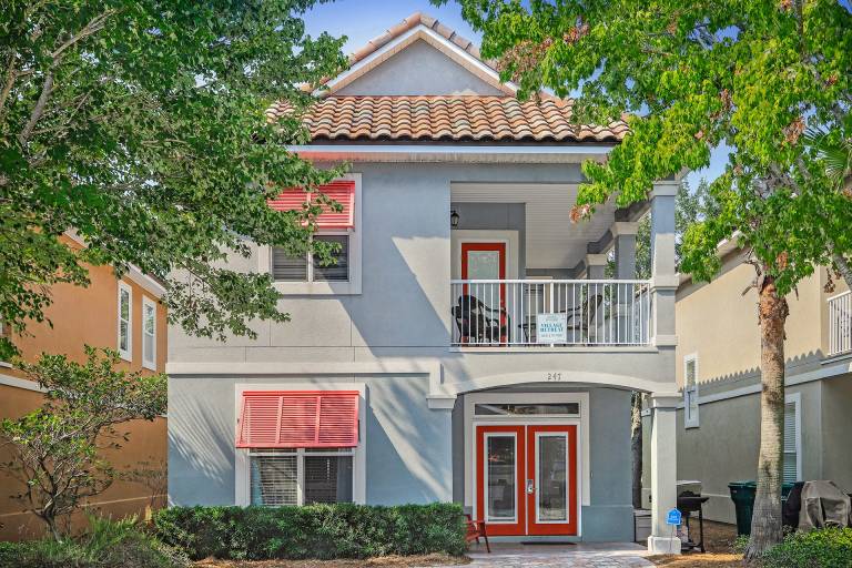 Family-oriented charming vacation home with hot tub, grill & heated pool | Dogs allowed — photo 3
