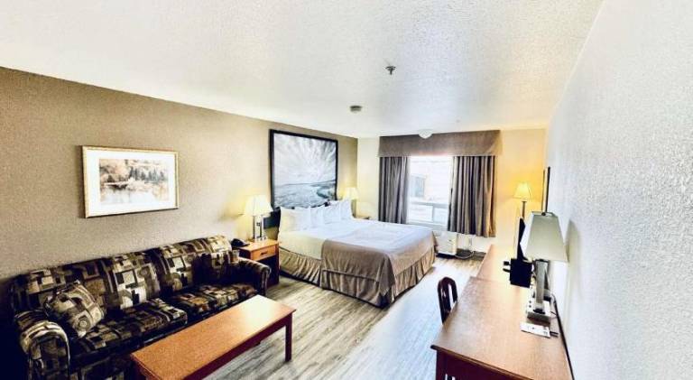 Super 8 By Wyndham Slave Lake Ab — photo 2