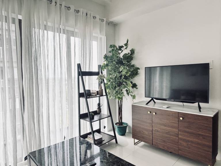 Family-oriented lovely rental apartment with pool | Pets are welcome — photo 2