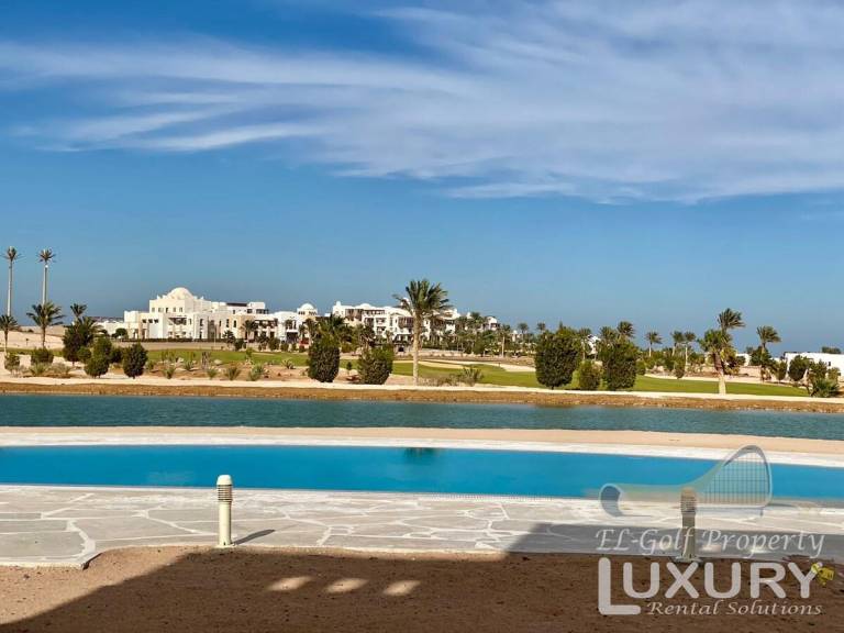 Villa with pool, garden & jacuzzi | Water view — photo 3