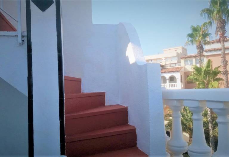 Apartment 'Duquesa Beach ' with Sea View, Wi-Fi and Air Conditioning — photo 3