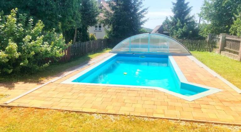 Holiday apartment with yard, terrace & barbeque | Suitable for remote work | Pet-friendly in Plzen