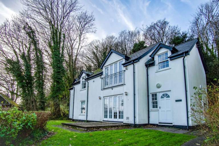 Rental apartment with fast internet | Water view in Tenby