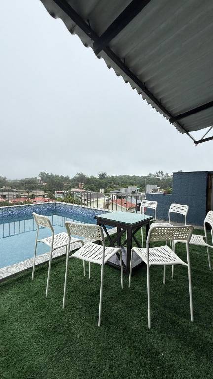 House with 1 room for 16 persons in Khandala