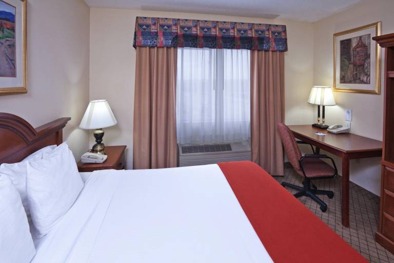 Holiday Inn Express Hotel and Suites Mesquite By IHG