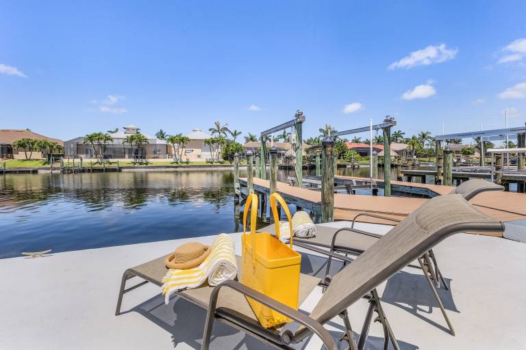 Child-friendly house with barbeque & private pool | Water view | Pets allowed — photo 4
