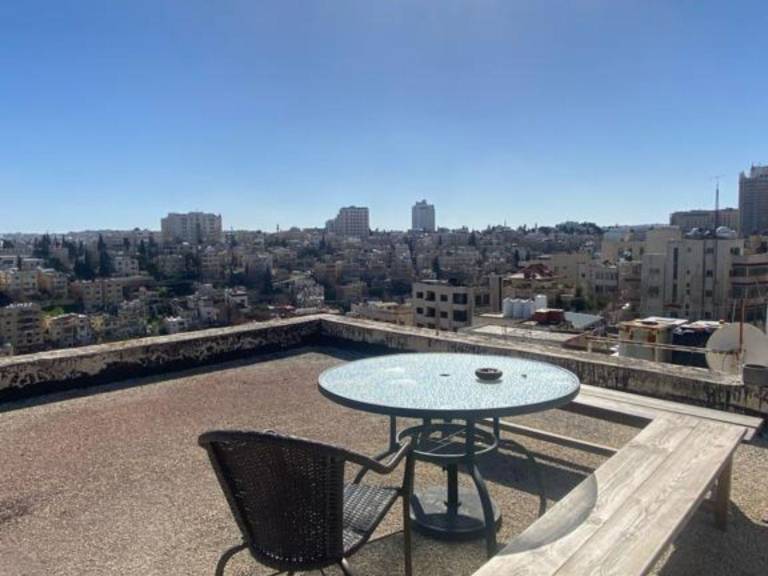 Vacation home with grill & patio | Near King Abdullah I Mosque | Pet-friendly — photo 4