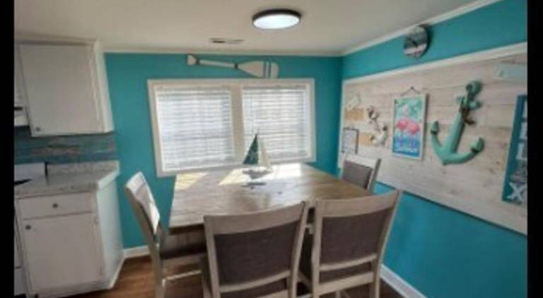 Vacation home with pool — photo 4
