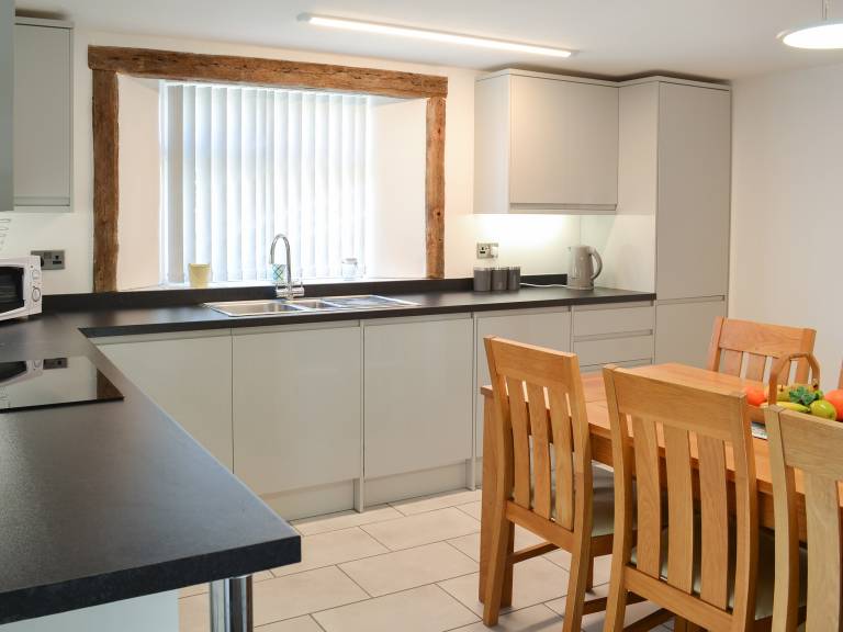 Cottage with terrace & yard | River view — photo 4
