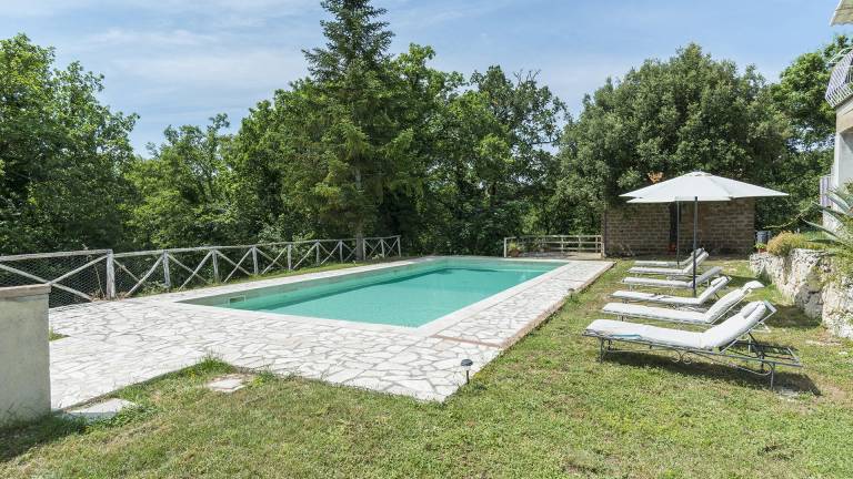 Fully equipped villa with private pool, yard & barbeque | Pets allowed — photo 3