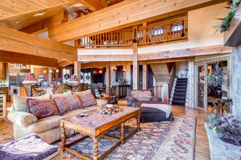 House with grill & hot tub | Mountain view | Suitable for remote work — photo 3