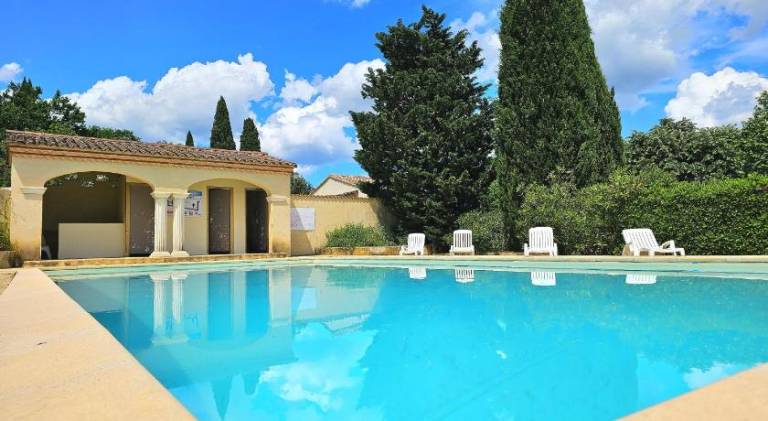 Vacation home with pool — photo 3