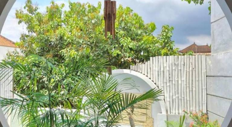 Vacation home with yard, grill & pool — photo 4