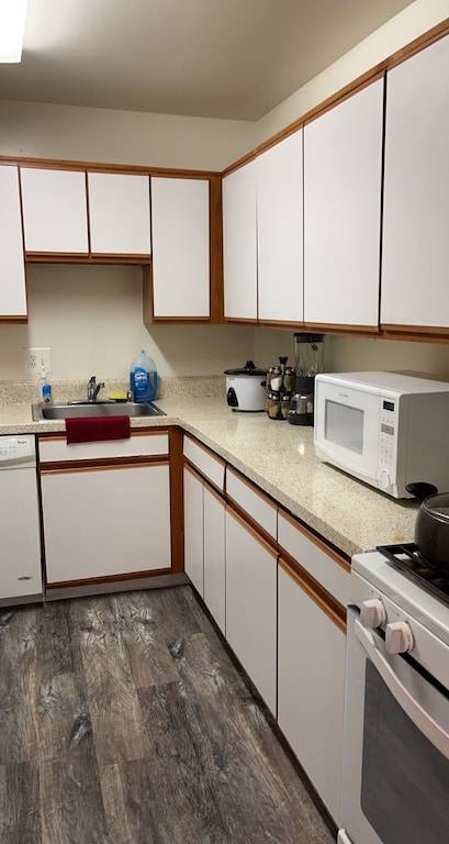 Apartment  Fairfax
