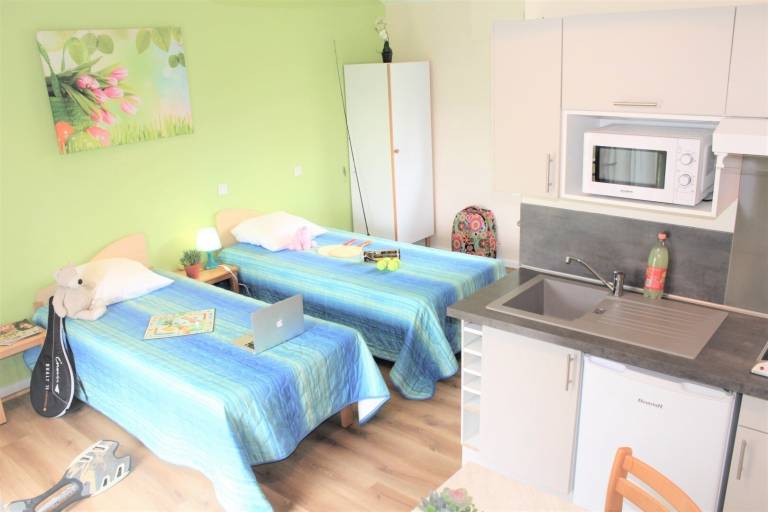 Gite with terrace, barbecue & heated pool | Water view — photo 3