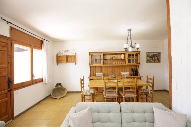 House with garden & terrace — photo 4