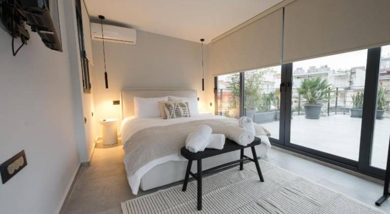 Apartment with patio & jacuzzi in Patras