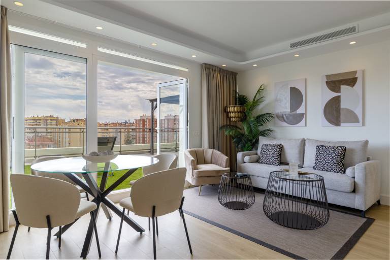 Fully equipped lovely holiday apartment with terrace | Close to Alcazaba of Málaga | Next to the beach | Perfect for remote work | Dogs allowed — photo 2