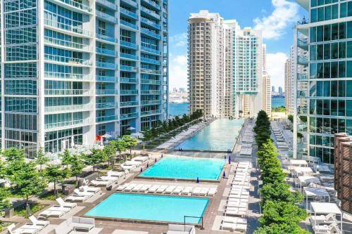 Serviced apartment with sauna, patio & hot tub | Close to Bayfront Park in Miami, FL