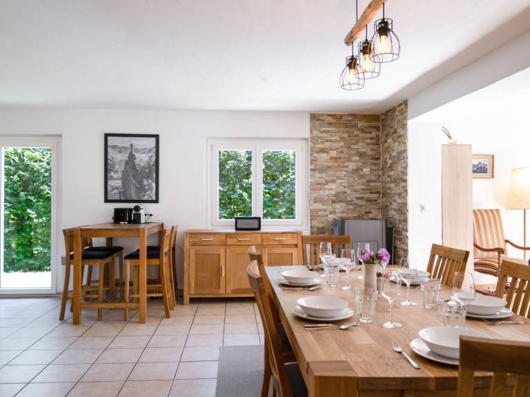 Lovely vacation home with barbeque, patio & garden | Mountain view | Suitable for remote work | Pet-friendly — photo 4