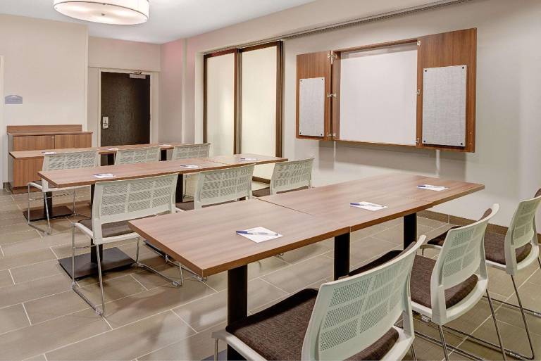 Microtel Inn & Suites by Wyndham Philadelphia Airport Ridley — photo 5