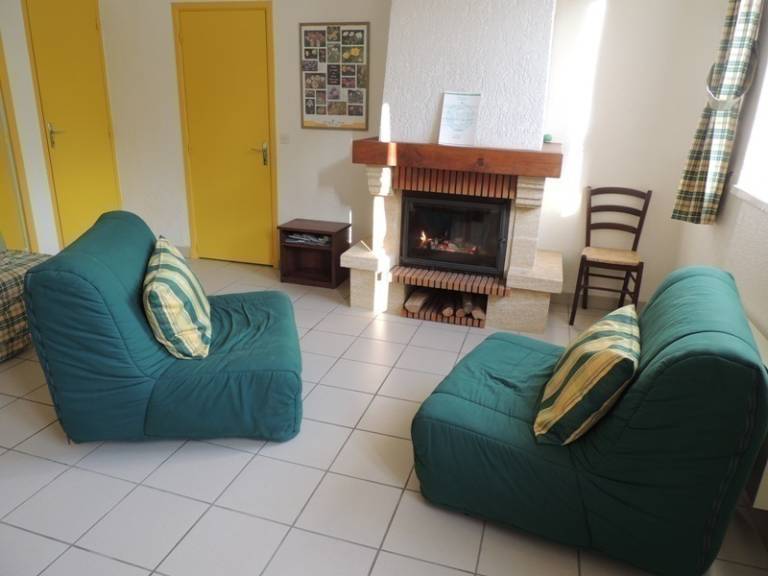 Gite with patio, yard & barbeque | Pets allowed — photo 3