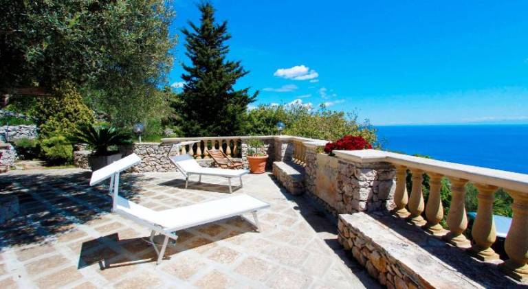 House with garden, barbecue & patio | Pets allowed — photo 3