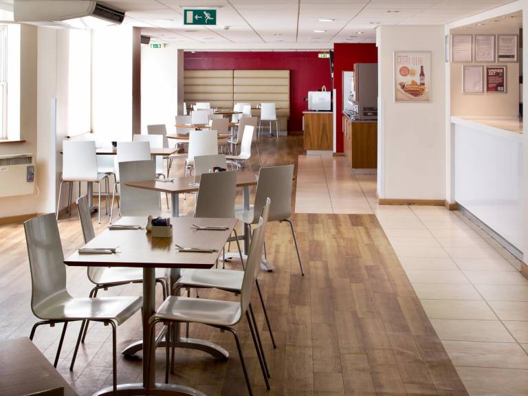 Travelodge Worthing Seafront — photo 2
