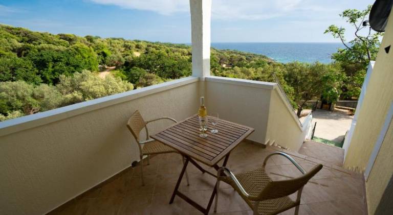 Holiday apartment with garden & terrace — photo 2