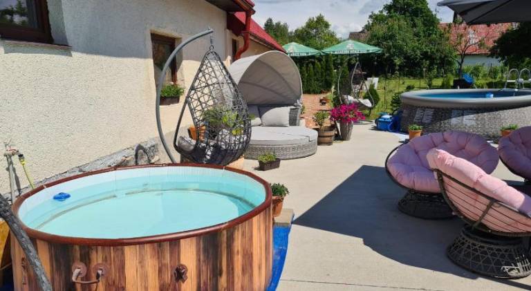 Charming house with jacuzzi, private pool & barbeque | Perfect for remote work | Dogs allowed — photo 4