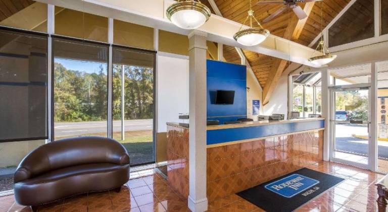Super 8 by Wyndham Macon GA — photo 3