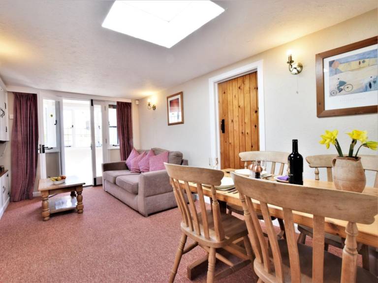 Cottage with terrace — photo 2