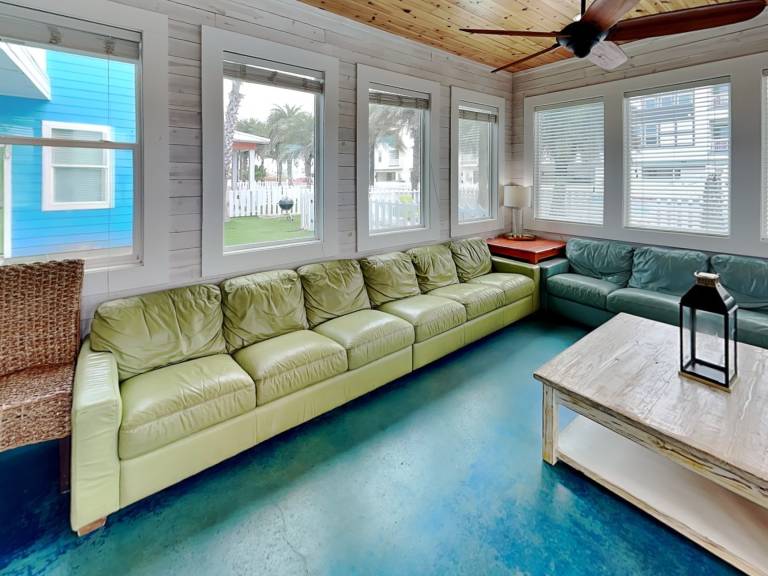 AVG6221-Beach Club 1 — photo 5