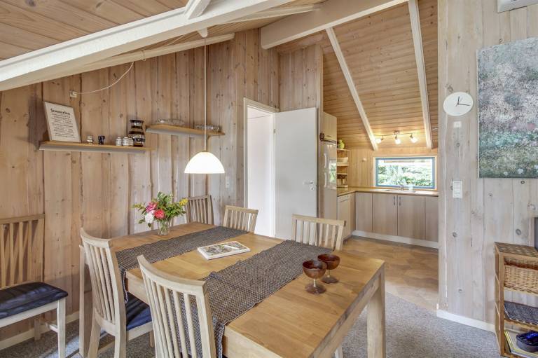 Vacation home with sauna, barbeque & patio — photo 4