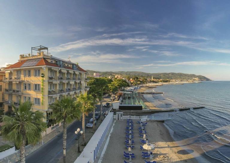 B&B HOTEL Diano Marina Palace — photo 3