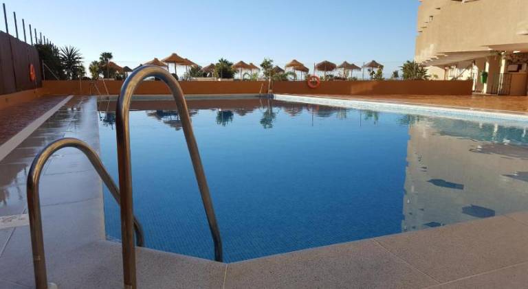 Rental apartment with private pool & patio — photo 3