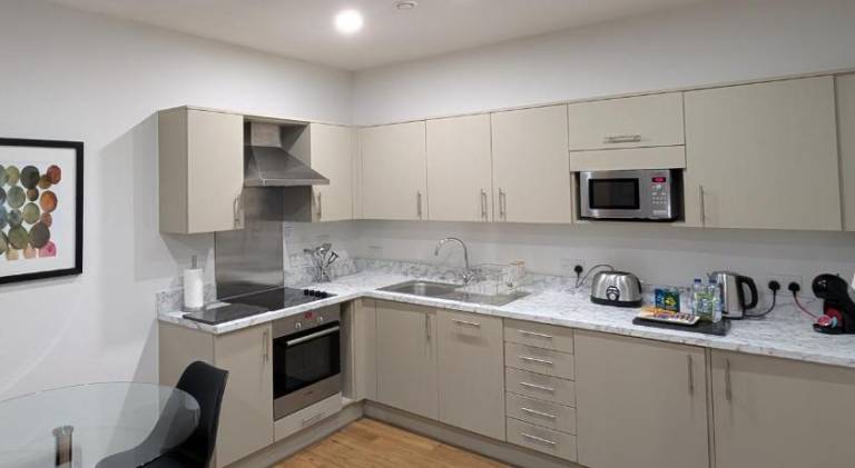 HOF - 100 Kings Road Apartments — photo 2