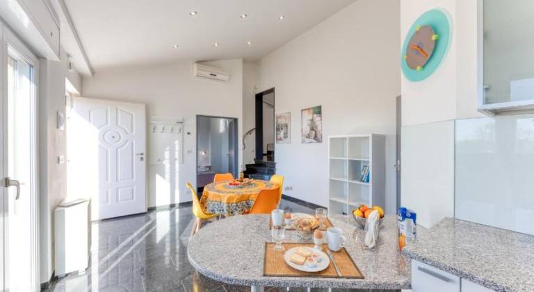 Holiday apartment with pool, grill & yard | Pet-friendly — photo 4