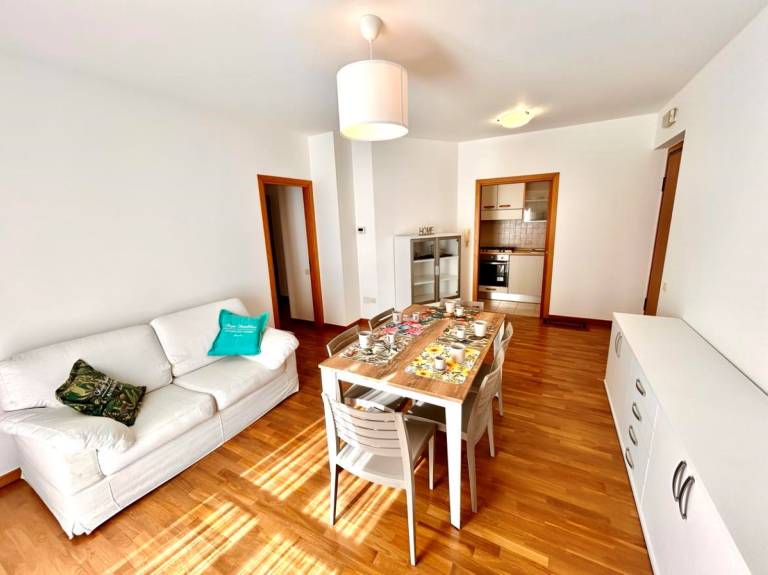 Apartment with garden — photo 3