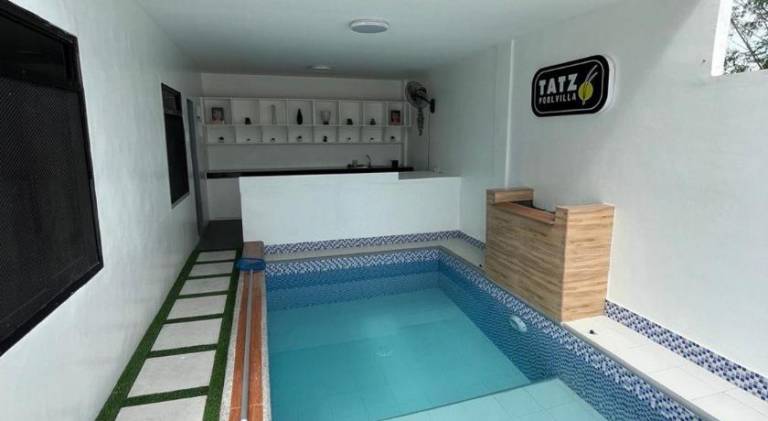 Villa with pool — photo 3
