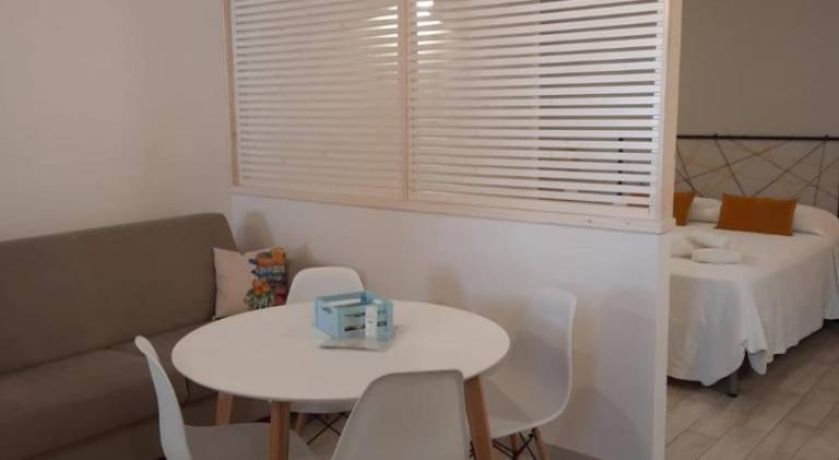 Rental apartment with patio — photo 2