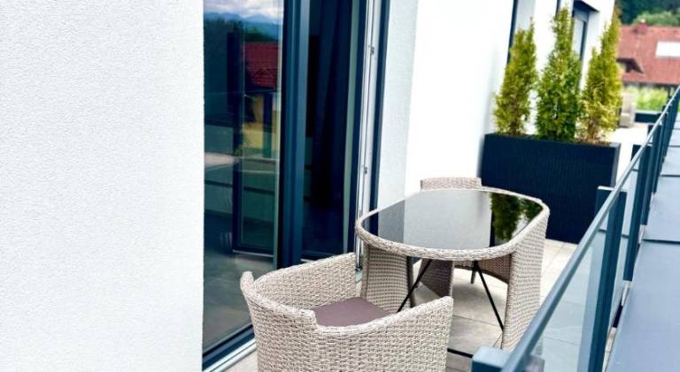 Apartment with patio | Pet-friendly — photo 5