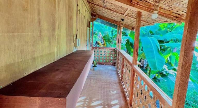 Fully Private, Beach Access, Native Cottage, Queen Bed, AC, Starlink WiFi — photo 2