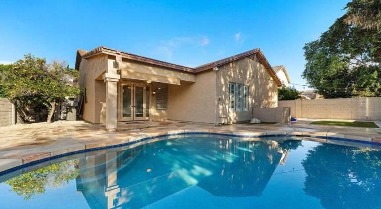 House with hot tub & private pool | Perfect for remote work — photo 3