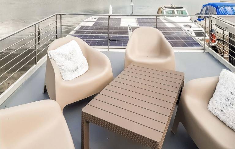 Houseboat Bahnitz