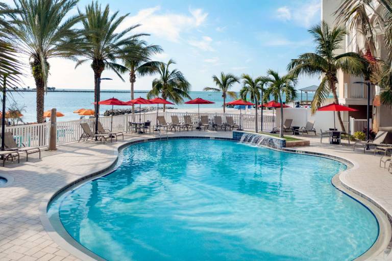 Hampton Inn & Suites Clearwater Beach — photo 3