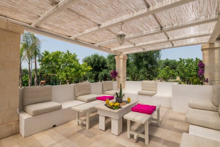 Family-friendly pleasant villa with yard & private pool | Pet-friendly — photo 3